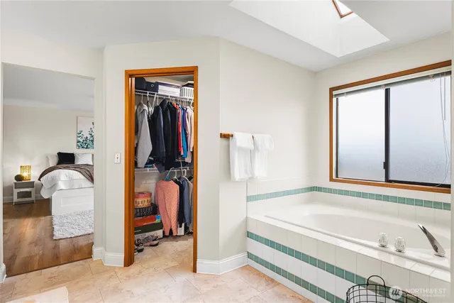 $799,950 | 6021 South 298th Place, Auburn, WA 98001