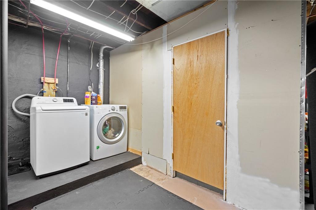 197 William Street McKees Rocks, PA 15136 - Photo 23 of 25 a utility room with dryer and washer