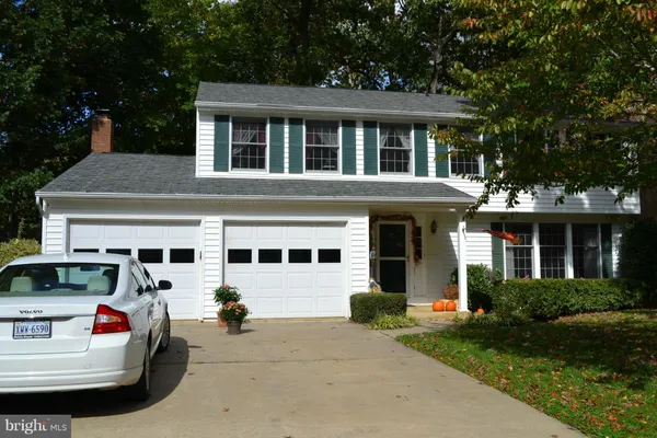 $3,400 | 15404 Beachview Drive, Montclair, VA 22025