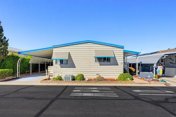 $305,000 | 15420 Olde Highway 80, Unit 104, El Cajon, CA 92021