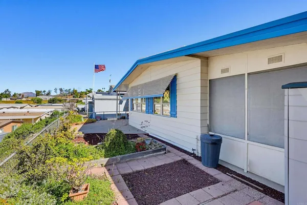 $305,000 | 15420 Olde Highway 80, Unit 104, El Cajon, CA 92021