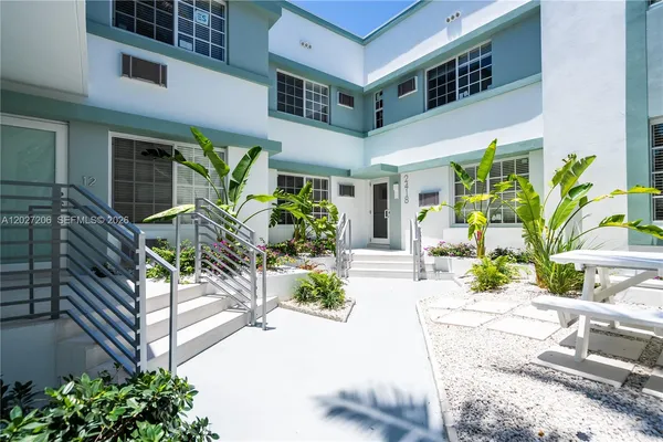 $1,900 | 2416 Flamingo Drive, Unit 7, Miami Beach, FL 33140