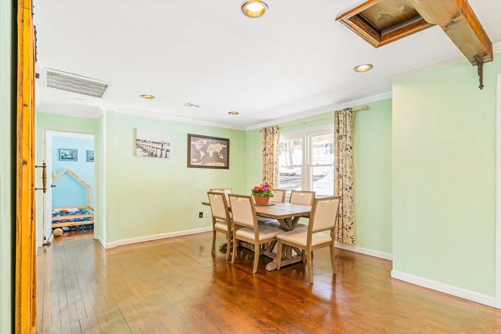 226 Stonebridge Road Wayland, MA 01778 - Photo 8 of 35 Gallery Image 8