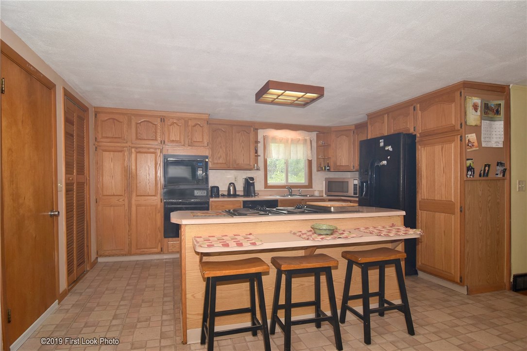 132 Phillips Street Woonsocket, RI 02895 - Photo 7 of 27 Gallery Image 7