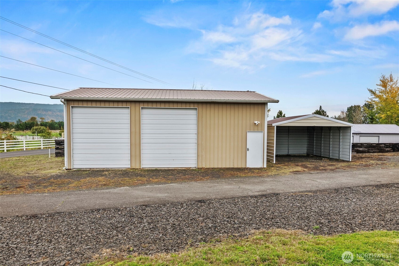 277 West Sunny Sands Road Cathlamet, WA 98612 - Photo 11 of 40