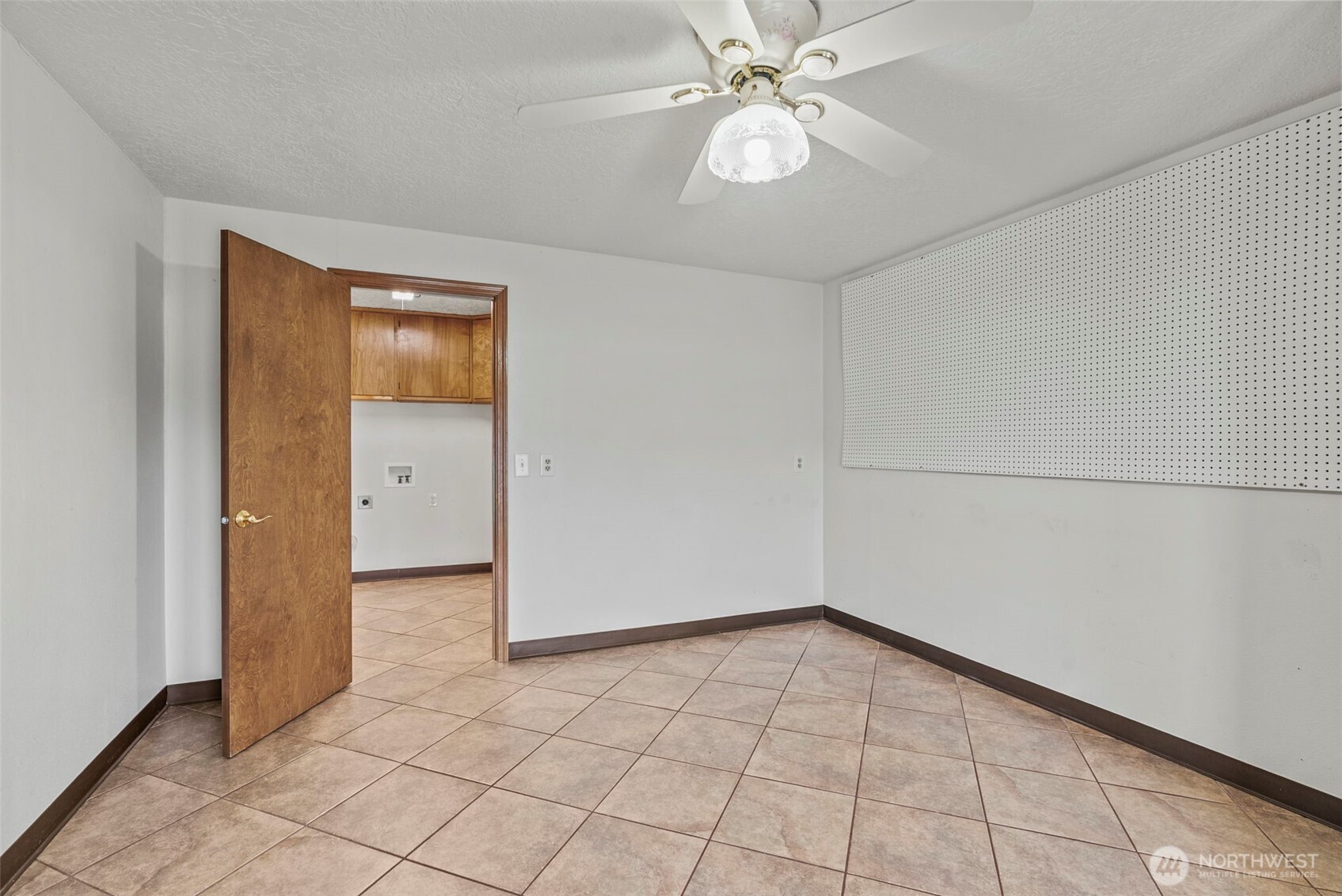 277 West Sunny Sands Road Cathlamet, WA 98612 - Photo 33 of 40