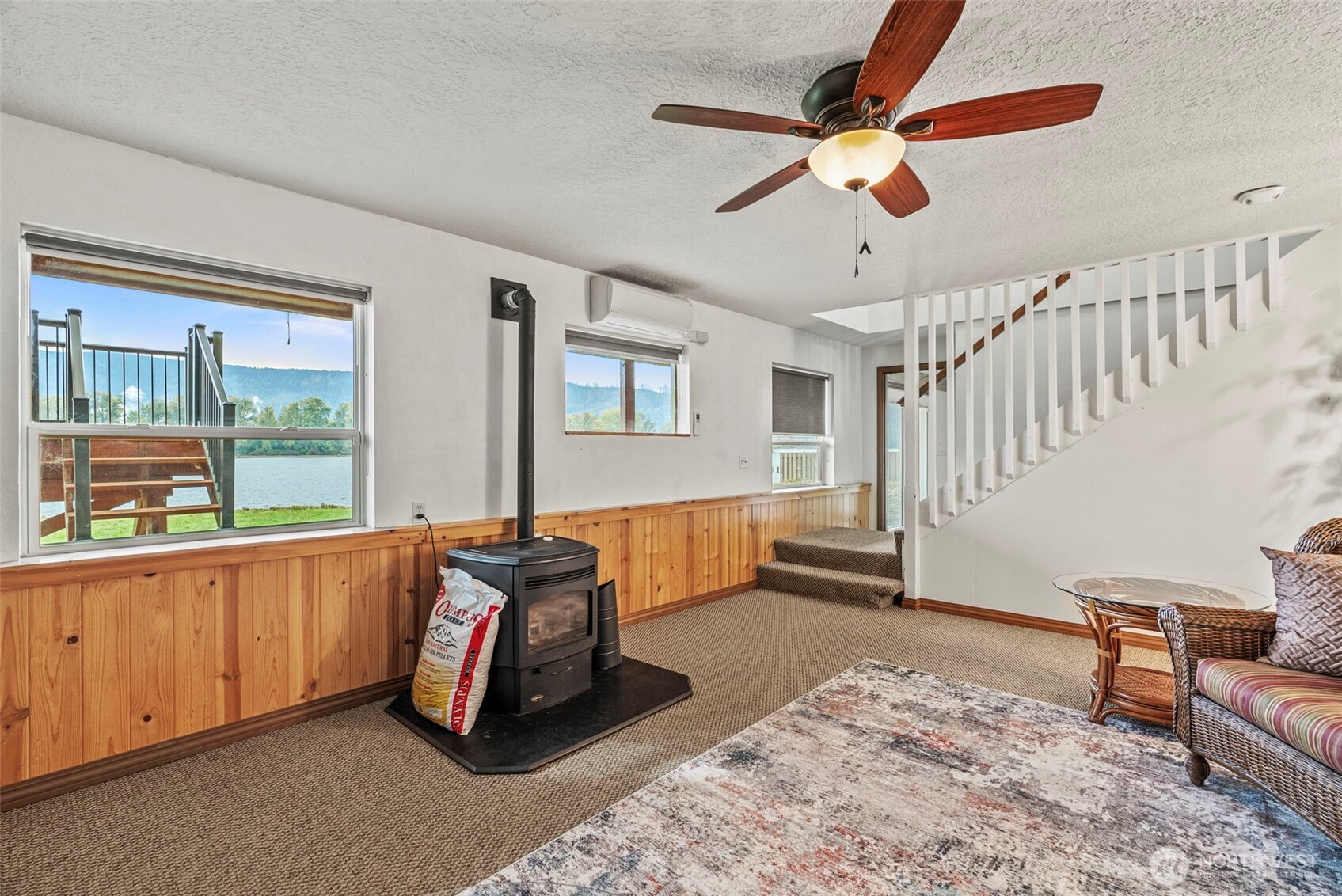 277 West Sunny Sands Road Cathlamet, WA 98612 - Photo 37 of 40