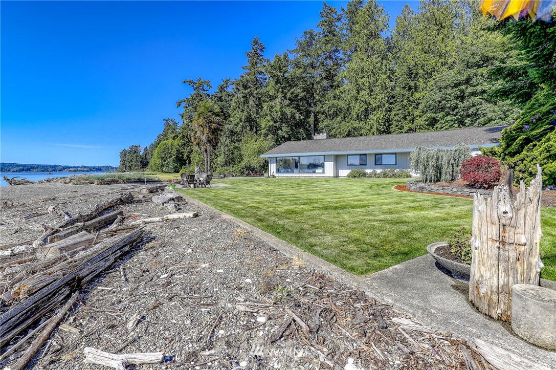 2012 Northeast Enetai Beach Road Bremerton, WA 98310 - Photo 1 of 40 Gallery Image 1