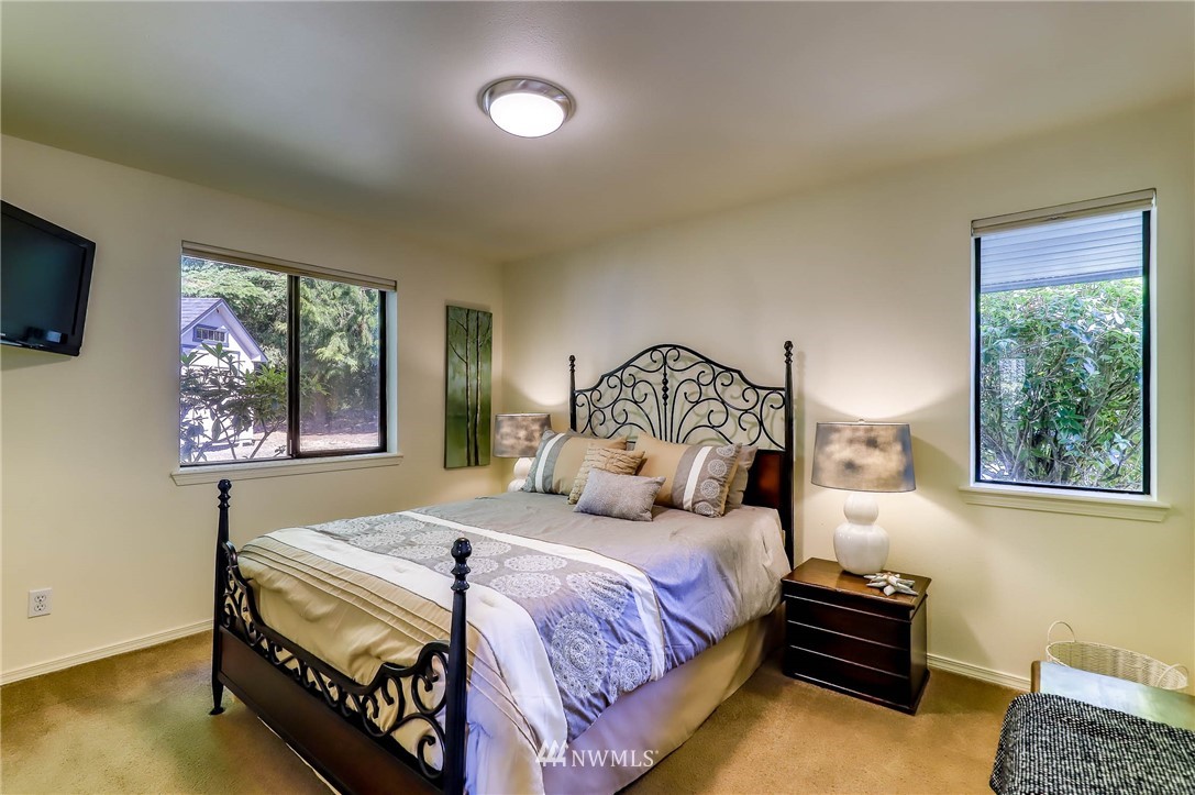 2012 Northeast Enetai Beach Road Bremerton, WA 98310 - Photo 22 of 40 Gallery Image 22