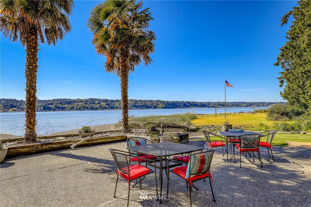 2012 Northeast Enetai Beach Road Bremerton, WA 98310 - Photo 4 of 40 Gallery Image 4