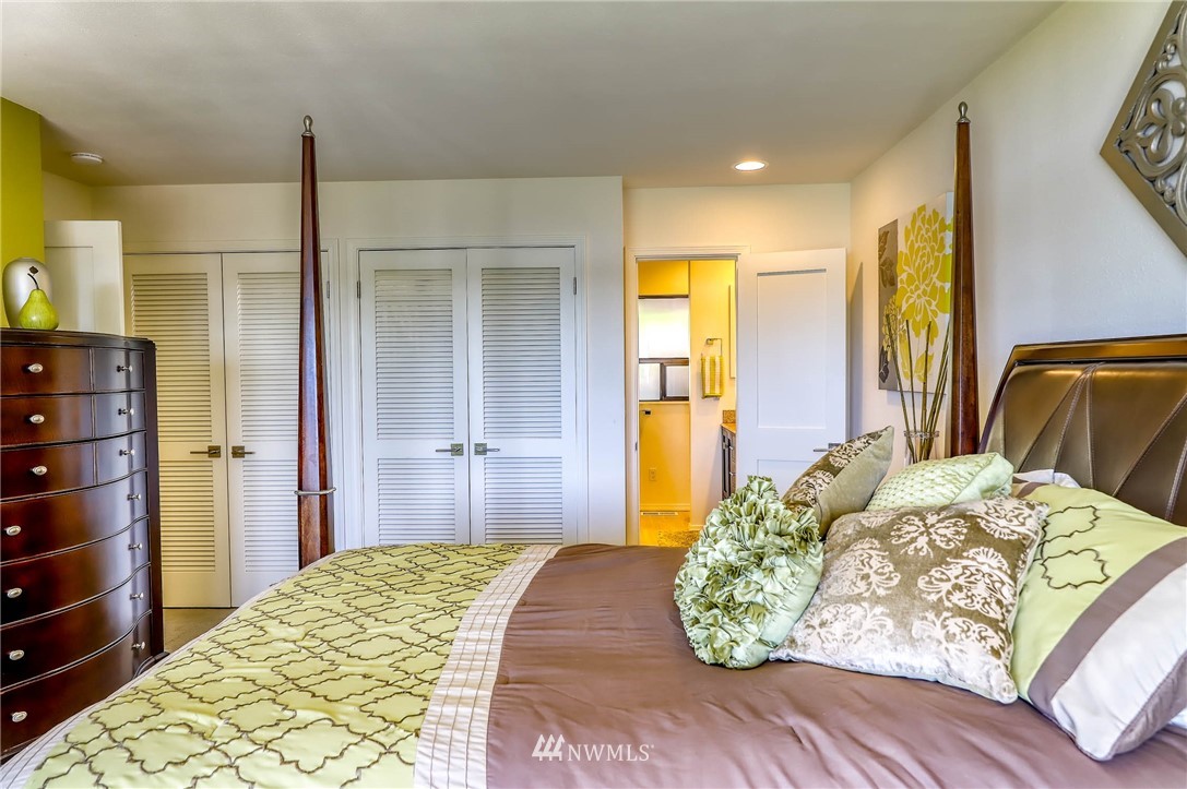 2012 Northeast Enetai Beach Road Bremerton, WA 98310 - Photo 31 of 40 Gallery Image 31