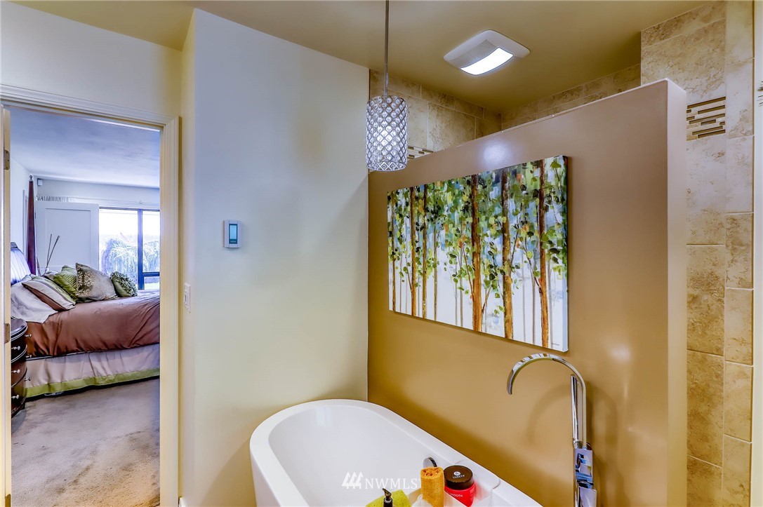 2012 Northeast Enetai Beach Road Bremerton, WA 98310 - Photo 32 of 40 Gallery Image 32