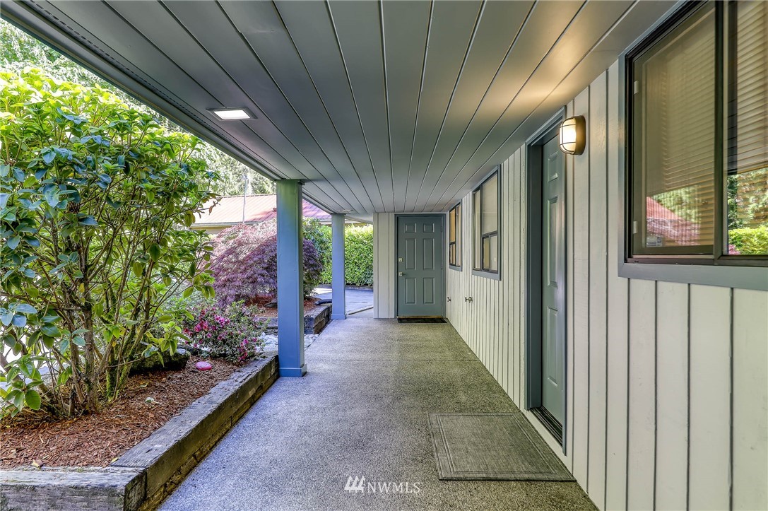 2012 Northeast Enetai Beach Road Bremerton, WA 98310 - Photo 7 of 40 Gallery Image 7