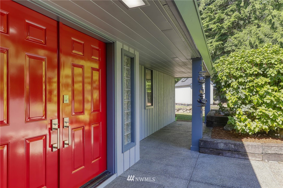 2012 Northeast Enetai Beach Road Bremerton, WA 98310 - Photo 8 of 40 Gallery Image 8