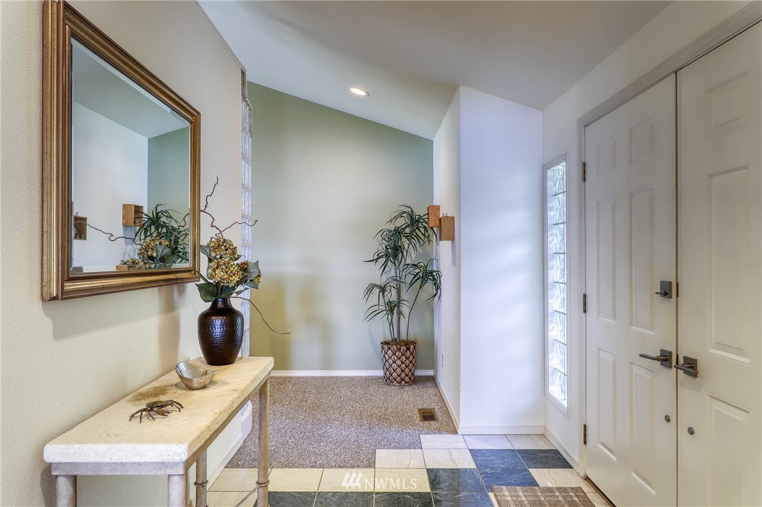 2012 Northeast Enetai Beach Road Bremerton, WA 98310 - Photo 9 of 40 Gallery Image 9