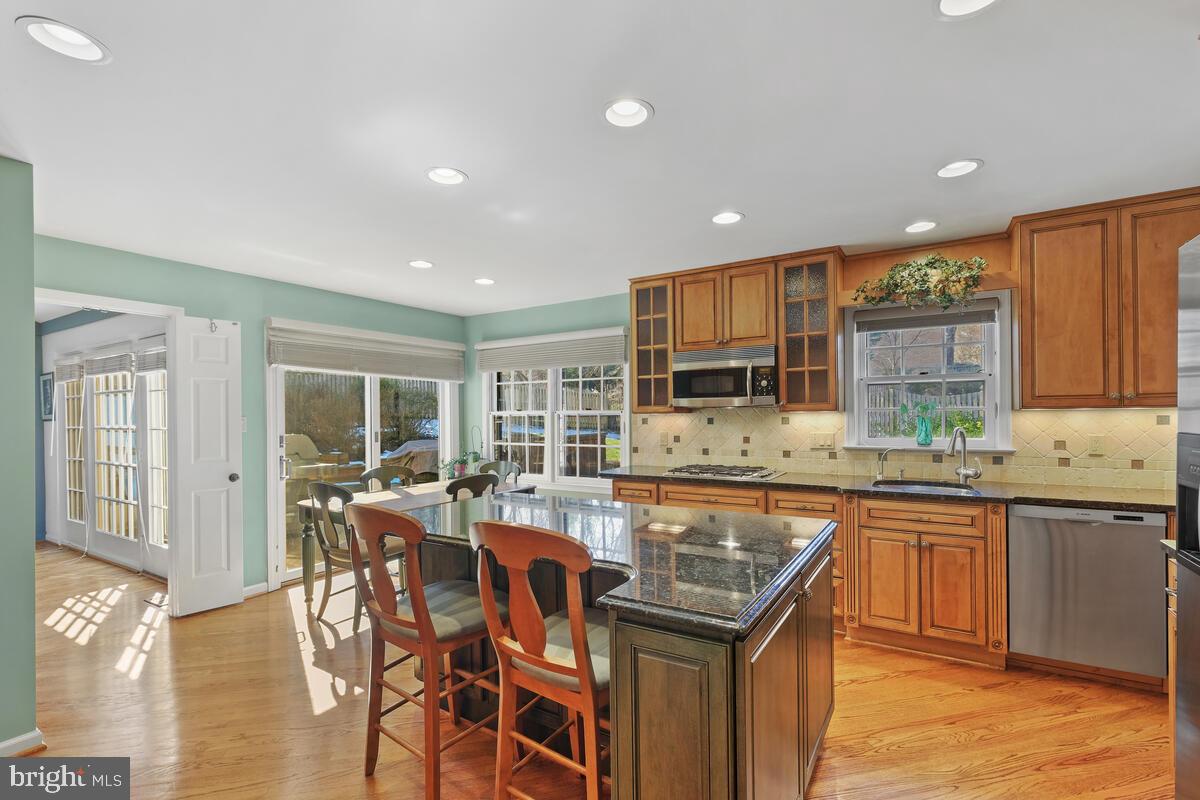 11936 Canfield Road Potomac, MD 20854 - Photo 12 of 44