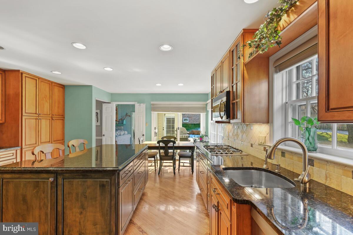 11936 Canfield Road Potomac, MD 20854 - Photo 13 of 44