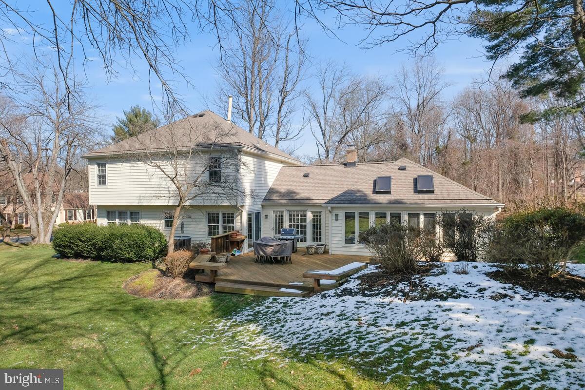 11936 Canfield Road Potomac, MD 20854 - Photo 2 of 44