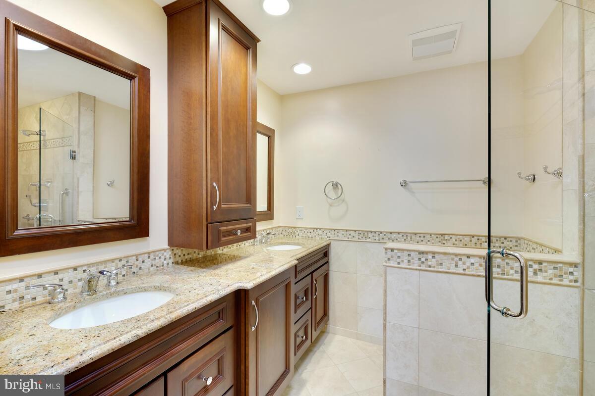 11936 Canfield Road Potomac, MD 20854 - Photo 23 of 44