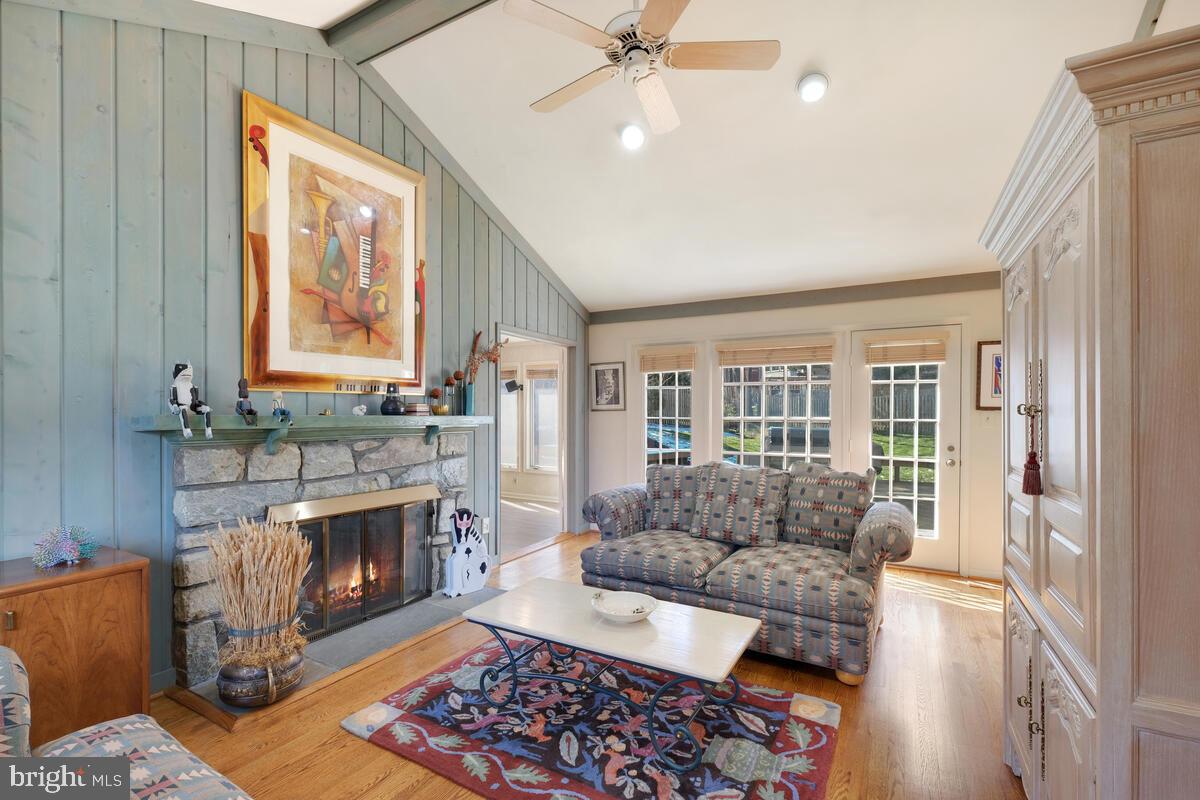 11936 Canfield Road Potomac, MD 20854 - Photo 6 of 44
