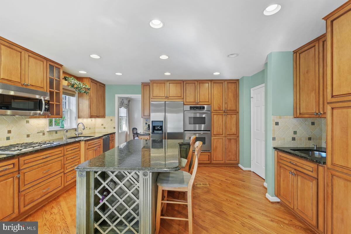 11936 Canfield Road Potomac, MD 20854 - Photo 10 of 44