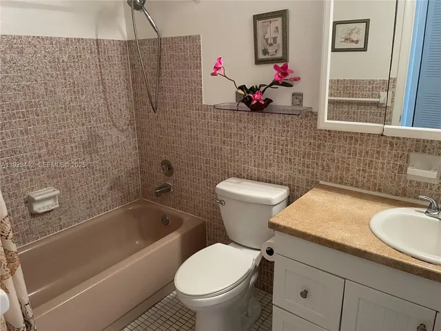 $130,000 | 20120 Northeast 2nd Avenue, Unit W28, Miami Gardens, FL 33179