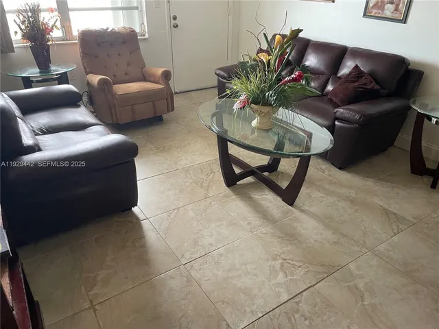 $130,000 | 20120 Northeast 2nd Avenue, Unit W28, Miami Gardens, FL 33179