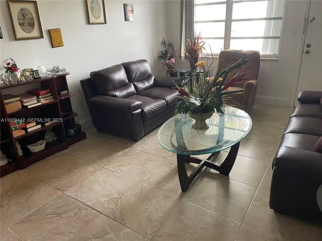 $130,000 | 20120 Northeast 2nd Avenue, Unit W28, Miami Gardens, FL 33179