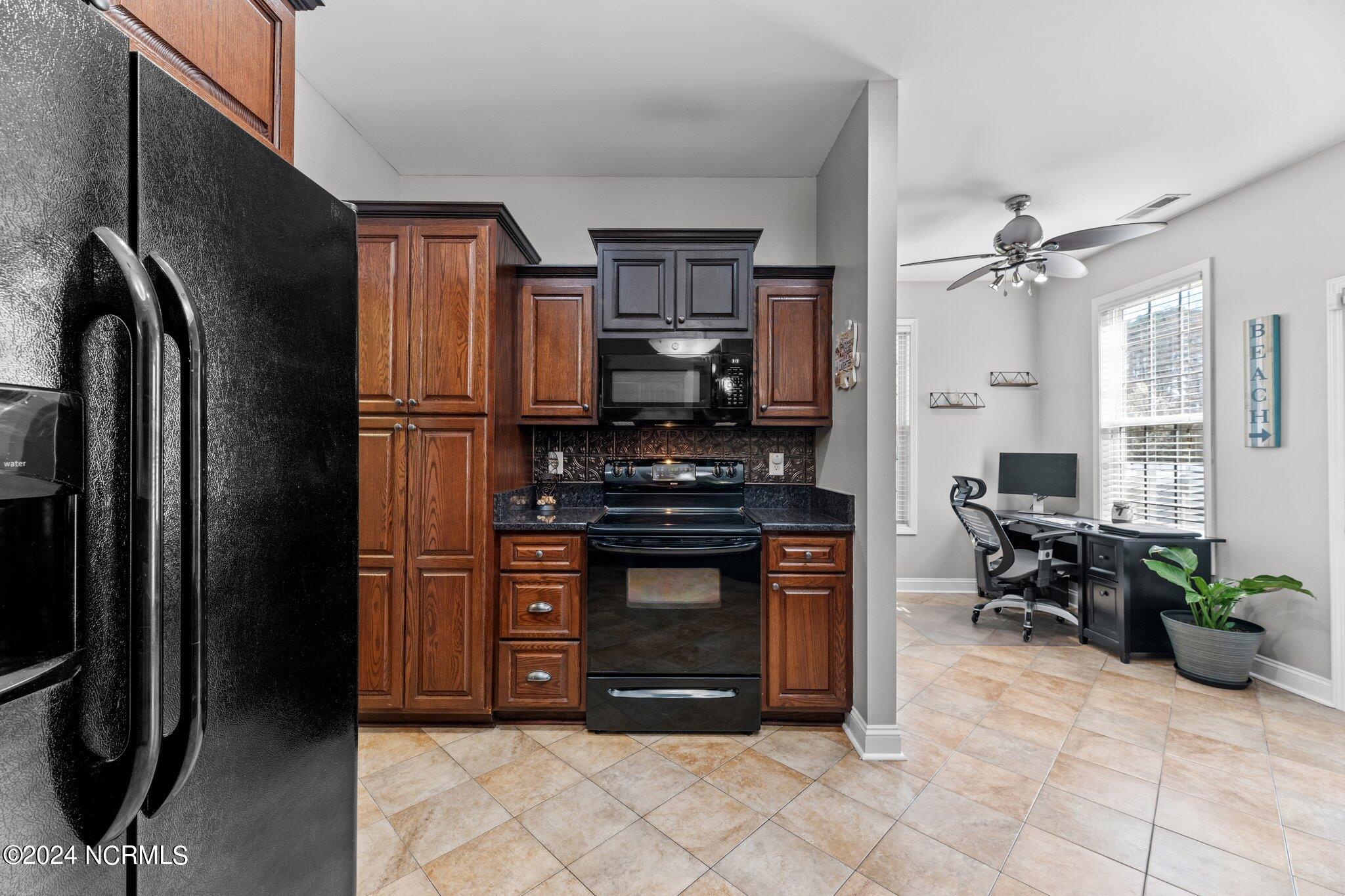 216 Loop Road Cove City, NC 28523 - Photo 12 of 55 45-web-or-mls-DSC_6297