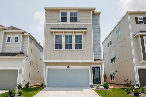 $2,600 | 3018 Tres Olive Drive, Houston, TX 77077