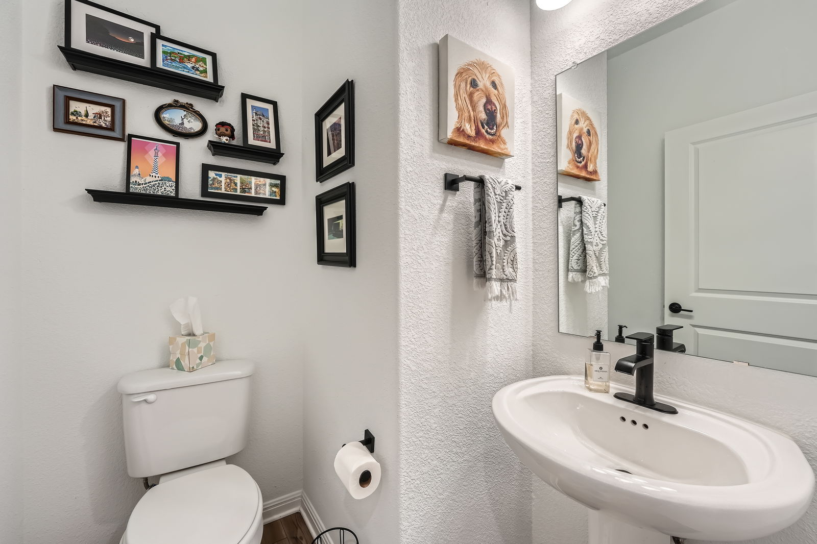 321 Georgia Lace Trail Georgetown, TX 78626 - Photo 11 of 27 Half bathroom with a textured wall