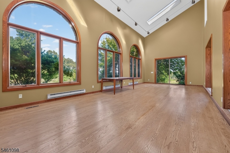 8 Spring Hill Road Annandale, NJ 08801 - Photo 6 of 48 Gallery Image 6