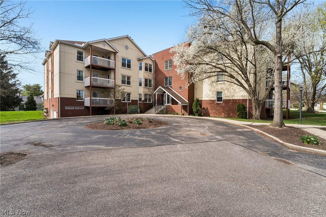 22481 Center Ridge Road, Unit 101 Rocky River, OH 44116 - Photo 2 of 39