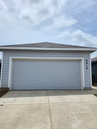 $1,590 | 8616 South Eucalyptus Hills, San Antonio, TX 78223