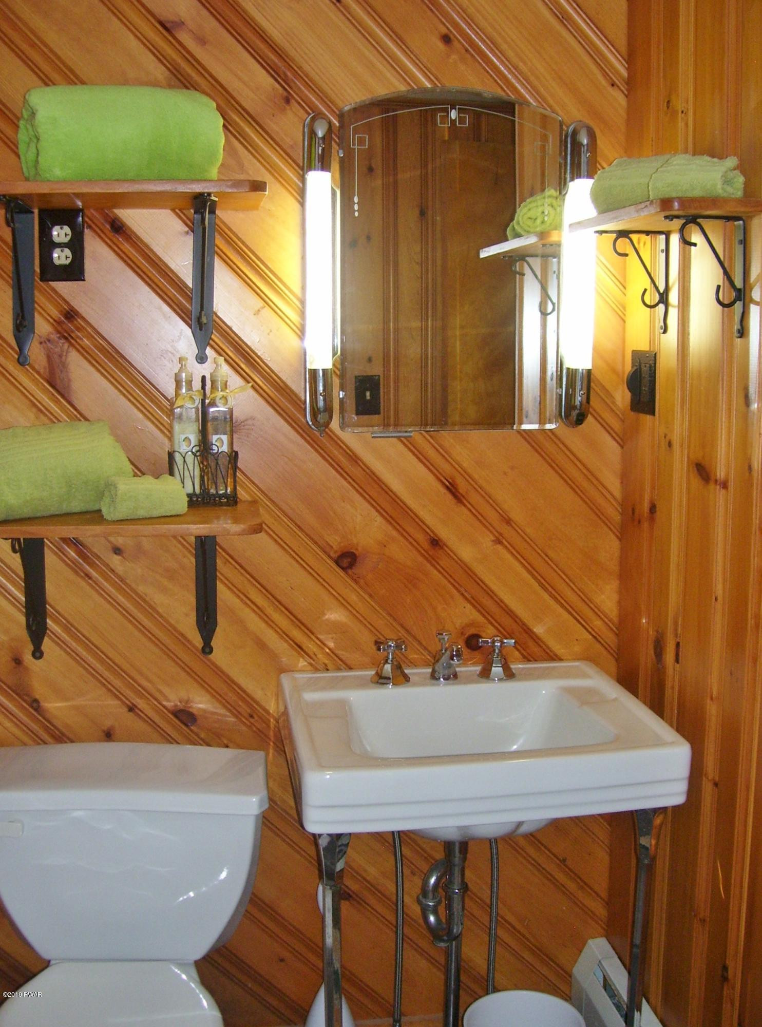 32 Park Road Lakeville, PA 18438 - Photo 17 of 51