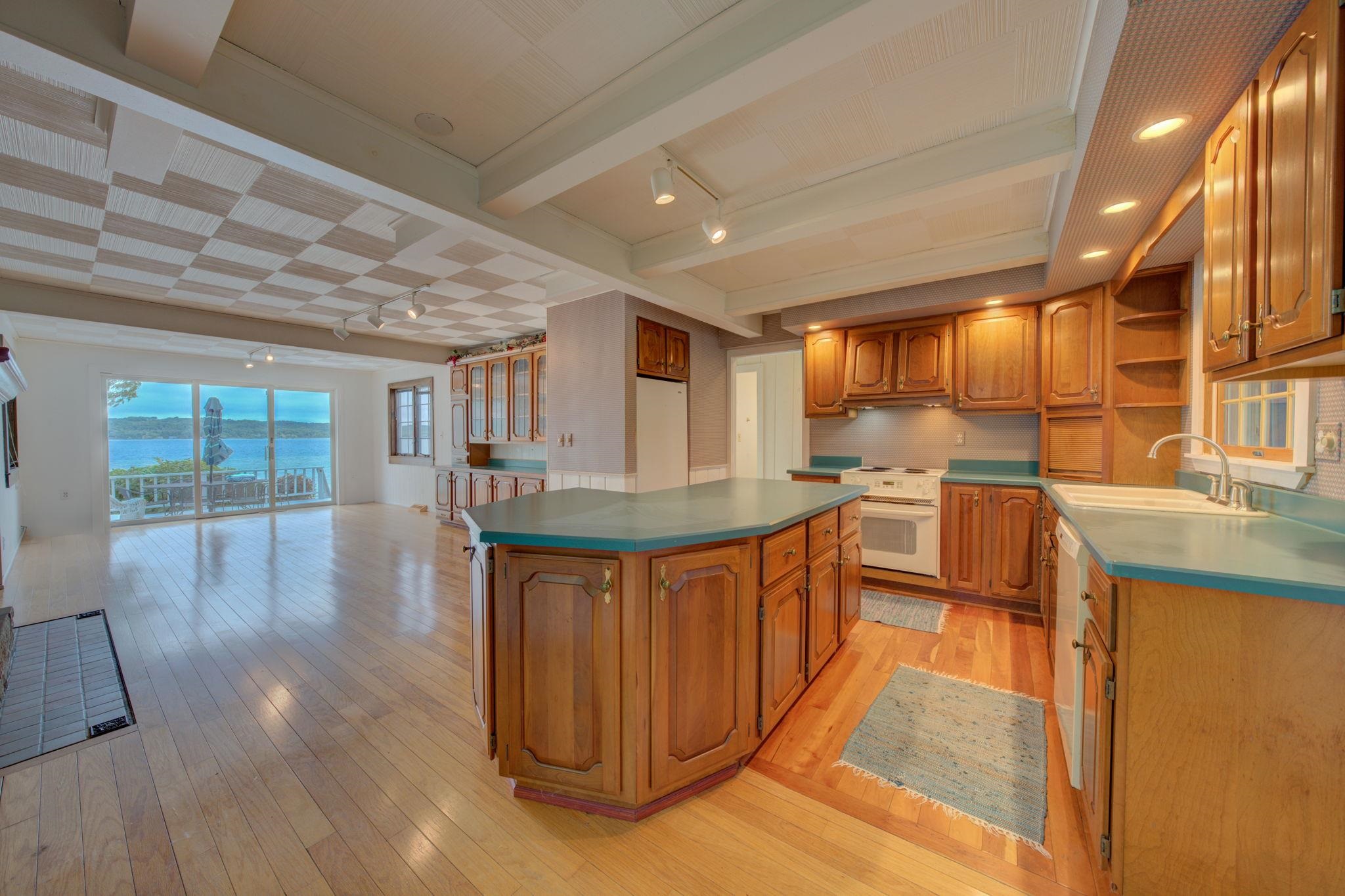 632 South Stony Point Road Suttons Bay, MI 49682 - Photo 20 of 62