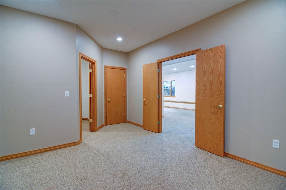 1154 Wedgewood Court Decatur, IL 62526 - Photo 24 of 37 Gallery Image 24