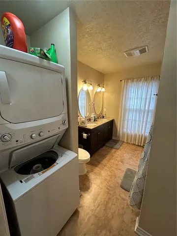 $2,100 | 710 Enfield Street, Bryan, TX 77802