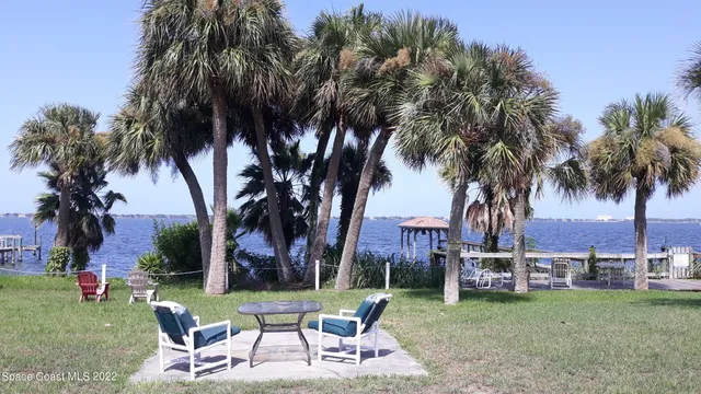 $1,000 | 2095 Pineapple Avenue, Unit 1, Melbourne, FL 32935