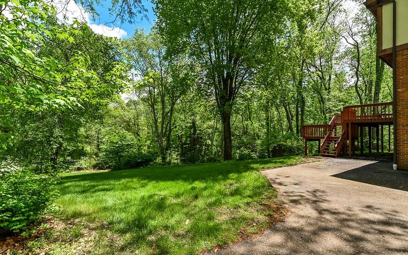 Stunning private yard and deck for your enjoyment
