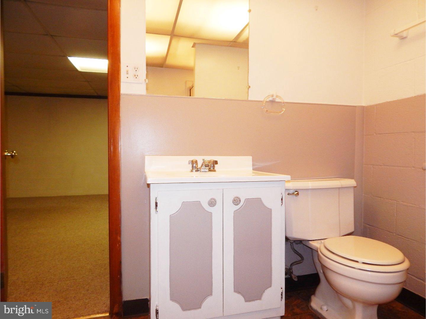 317 Grosstown Road Pottstown, PA 19464 - Photo 19 of 25 Bathroom