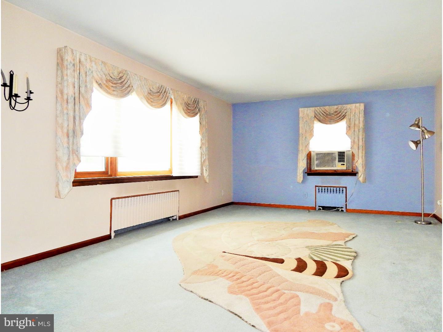317 Grosstown Road Pottstown, PA 19464 - Photo 3 of 25 Living Room