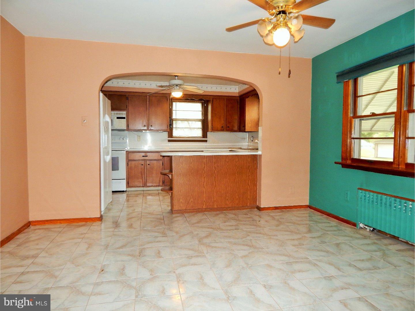 317 Grosstown Road Pottstown, PA 19464 - Photo 6 of 25 Dining Room
