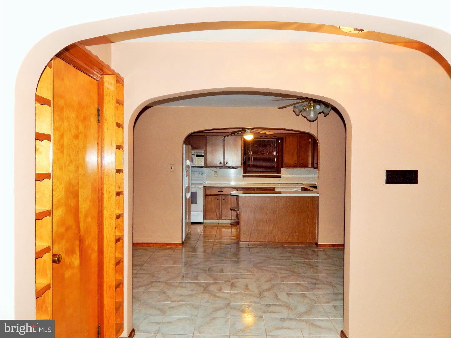 317 Grosstown Road Pottstown, PA 19464 - Photo 9 of 25 Hallway