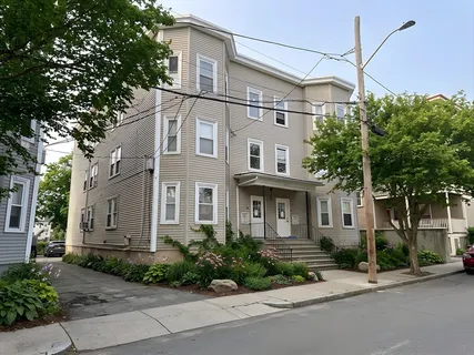 $2,900 | 9-11 Richardson Street, Unit 3, Malden, MA 02148