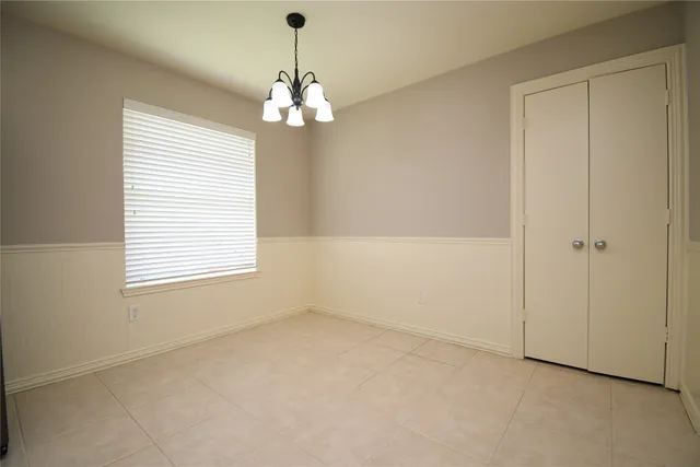 a view of empty room with window