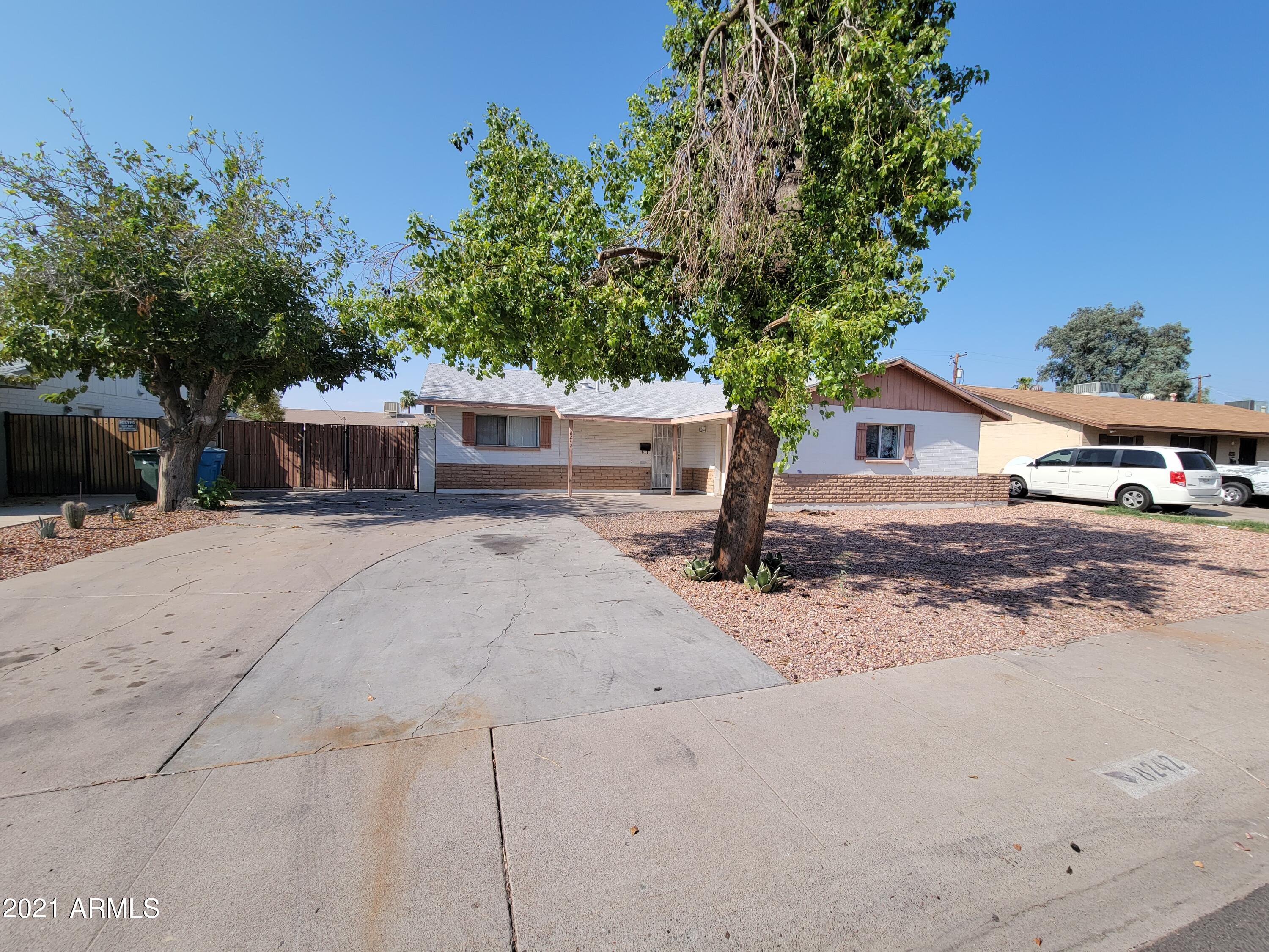 8242 West Piccadilly Road Phoenix, AZ 85033 - Photo 2 of 28 20210914_151639