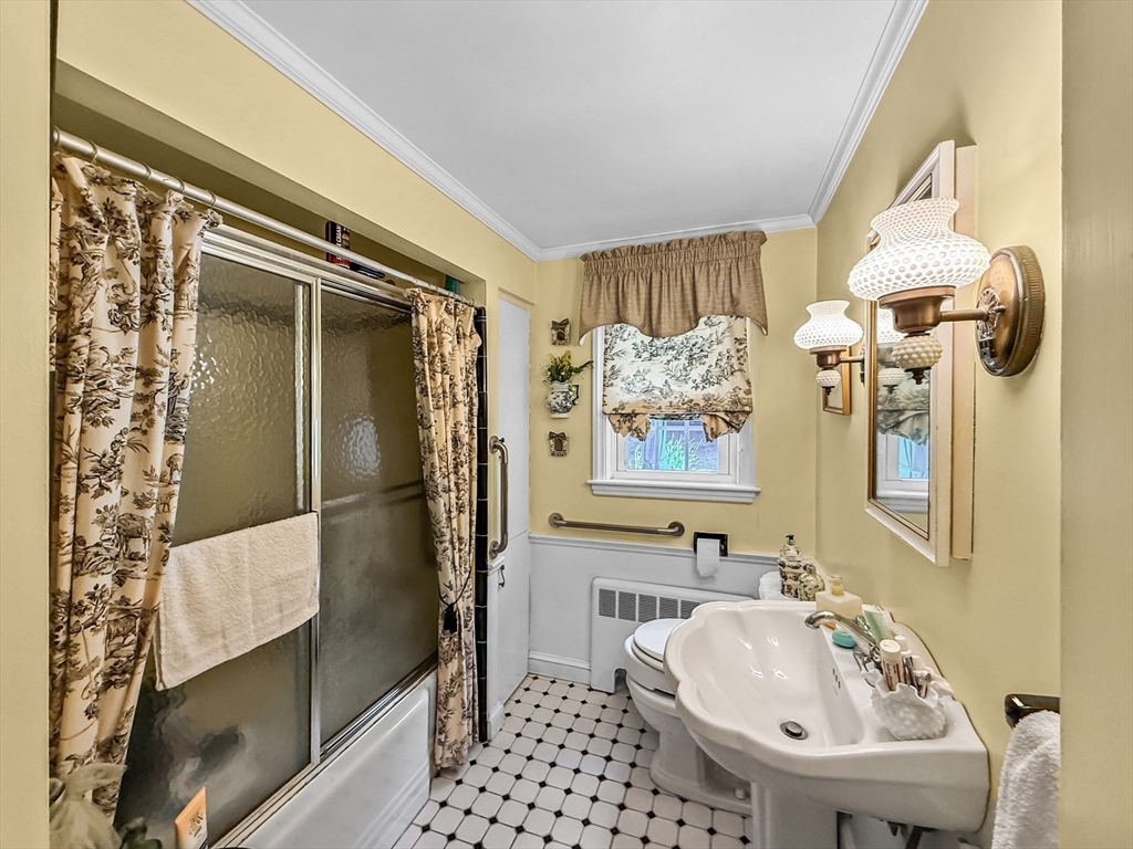 8 Thorndike Road Wakefield, MA 01880 - Photo 18 of 39 Gallery Image 18