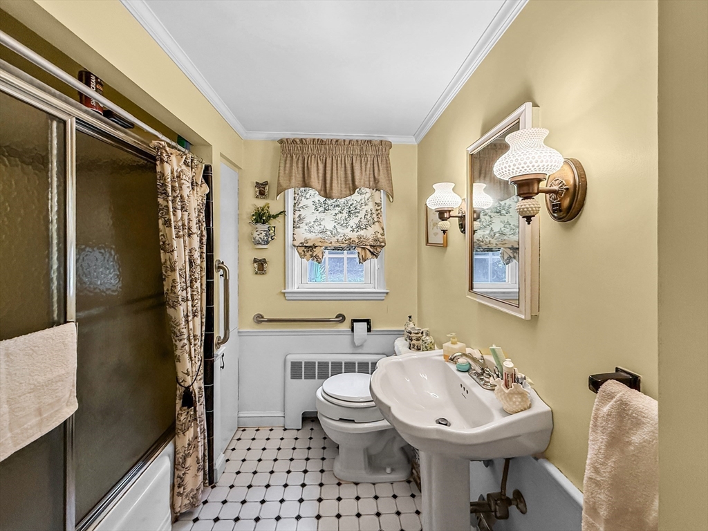 8 Thorndike Road Wakefield, MA 01880 - Photo 19 of 39 Gallery Image 19