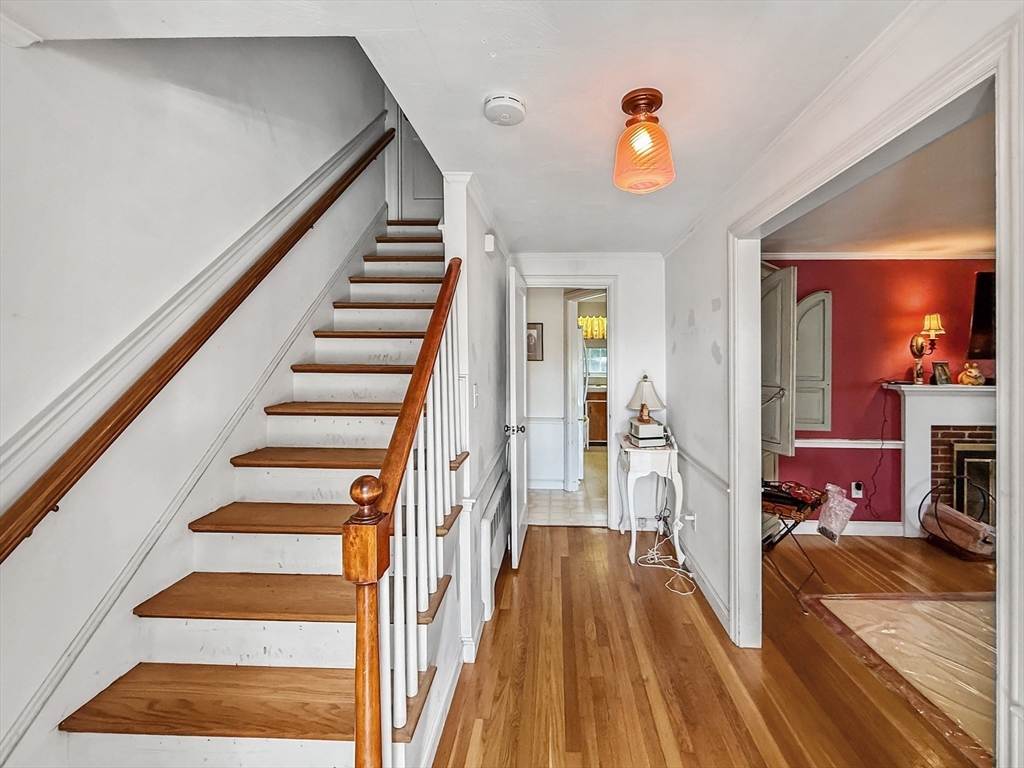 8 Thorndike Road Wakefield, MA 01880 - Photo 5 of 39 Gallery Image 5